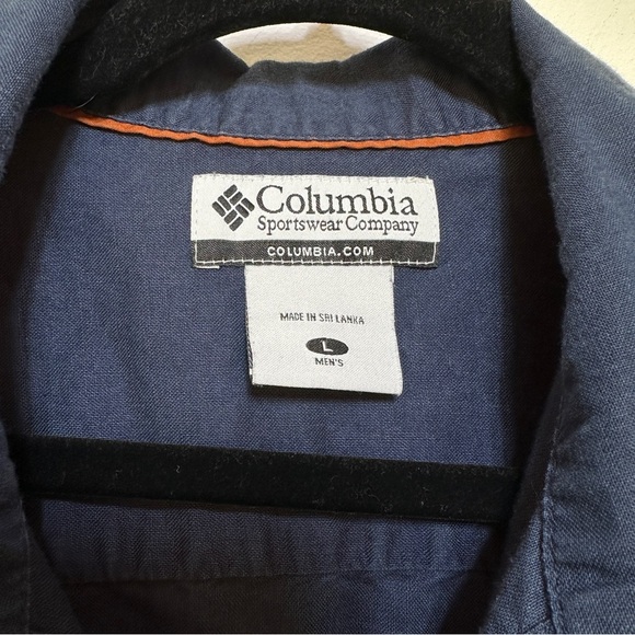 Columbia | Men's Short Sleeve Lightweight Ramie Blend Button-Down Shirt - Picture 3 of 6